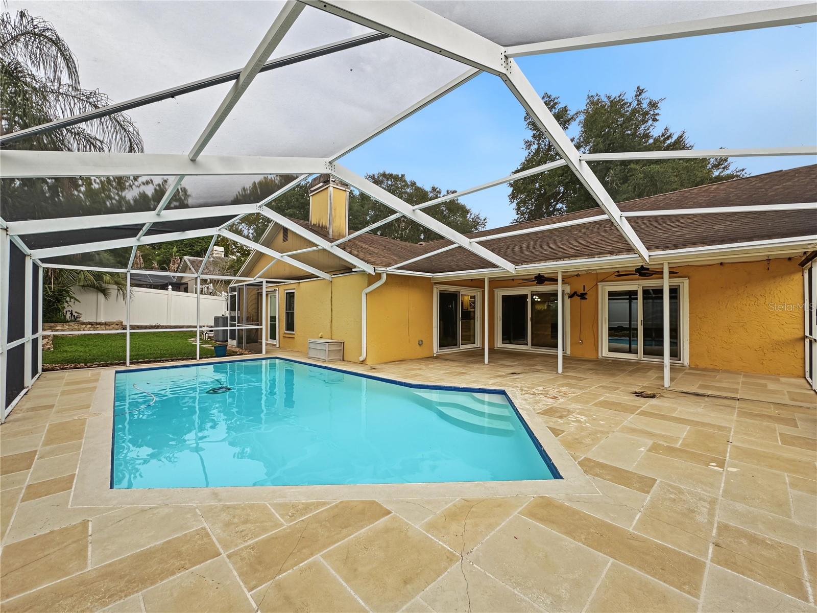 2510 BRIMHOLLOW DR — photo 2