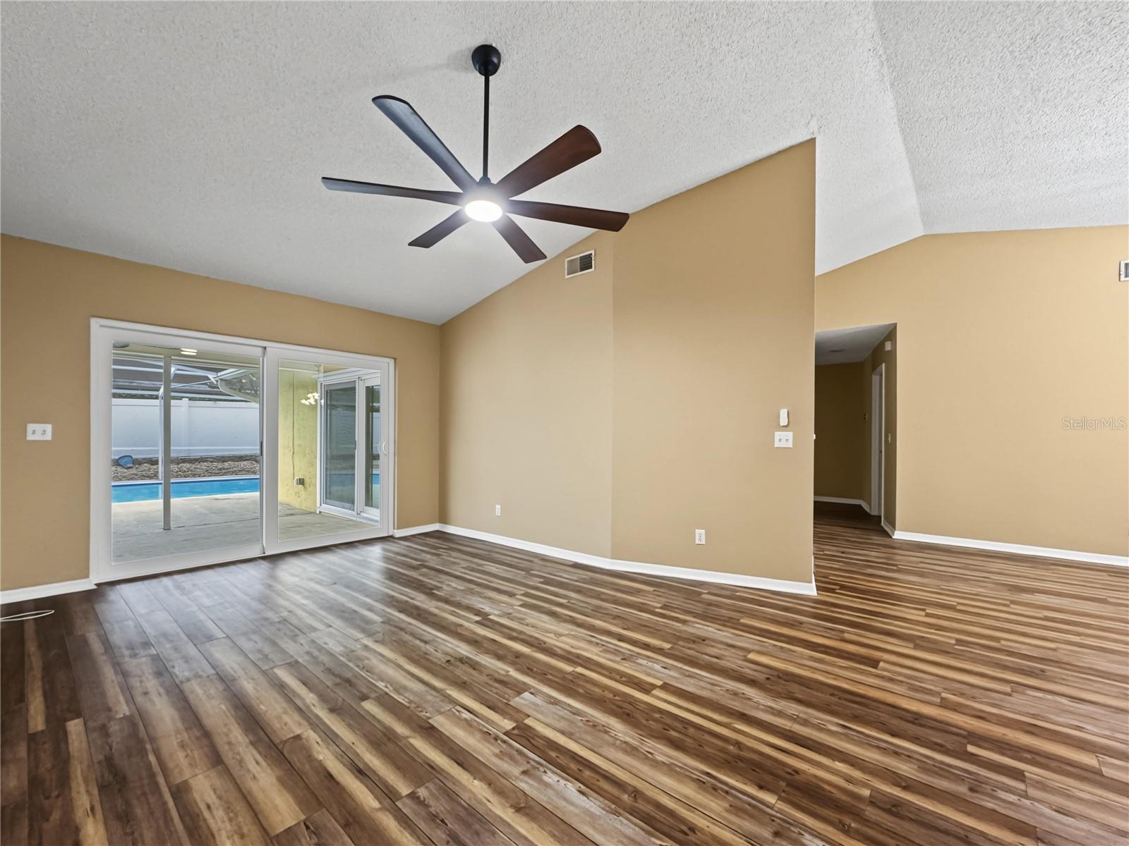 2510 BRIMHOLLOW DR — photo 5