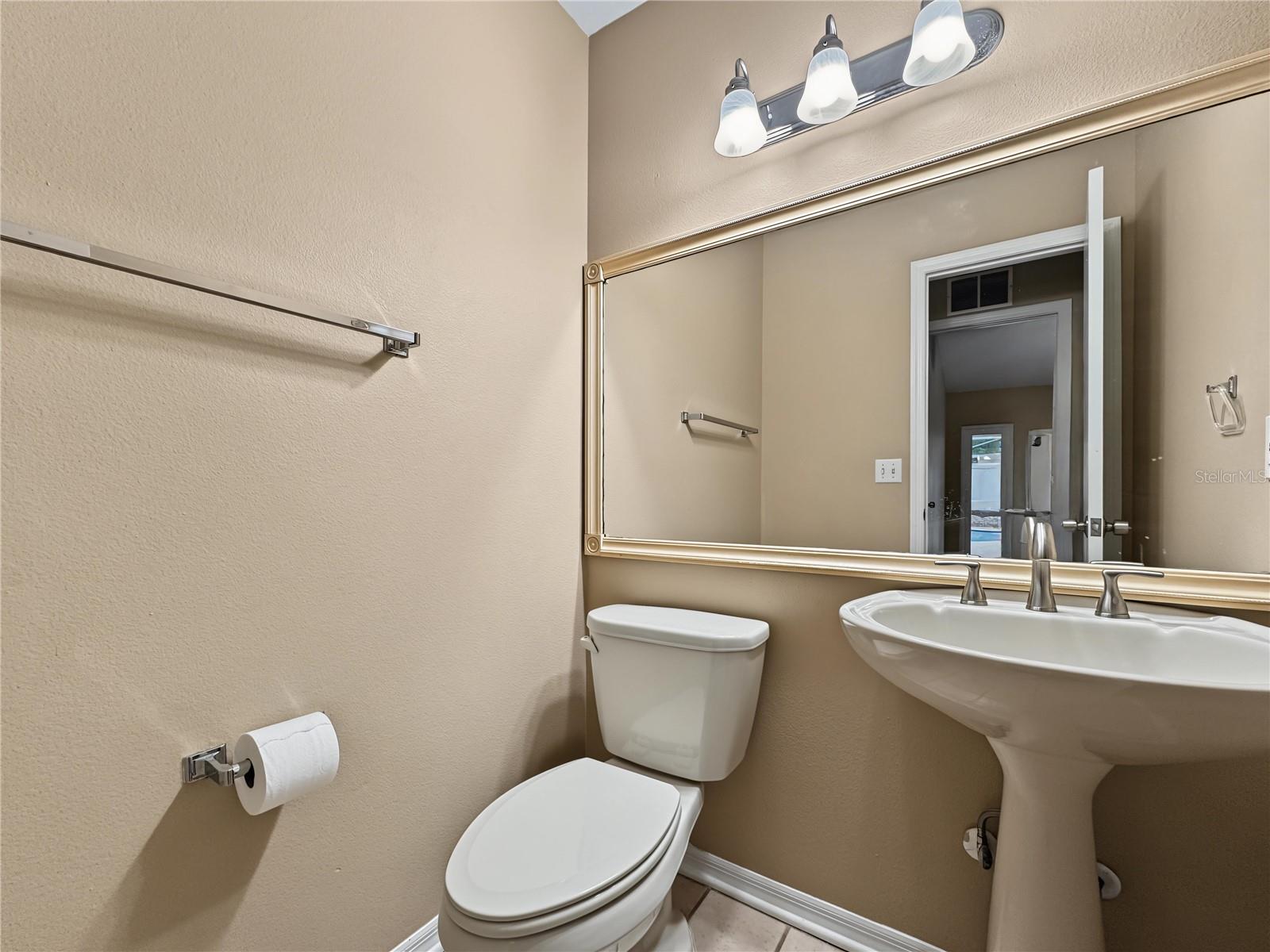2510 BRIMHOLLOW DR — photo 12