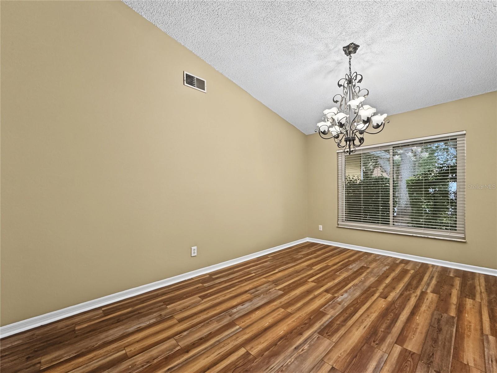 2510 BRIMHOLLOW DR — photo 4