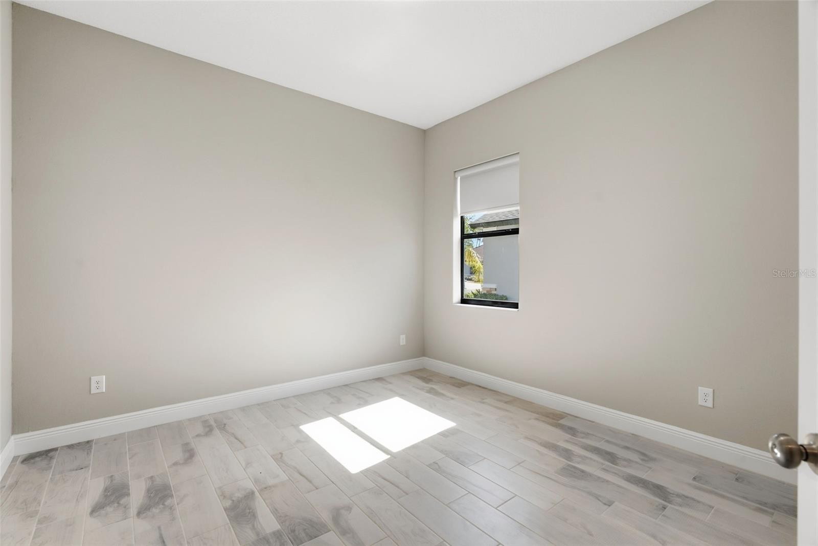 814 TIRANO WAY — photo 47