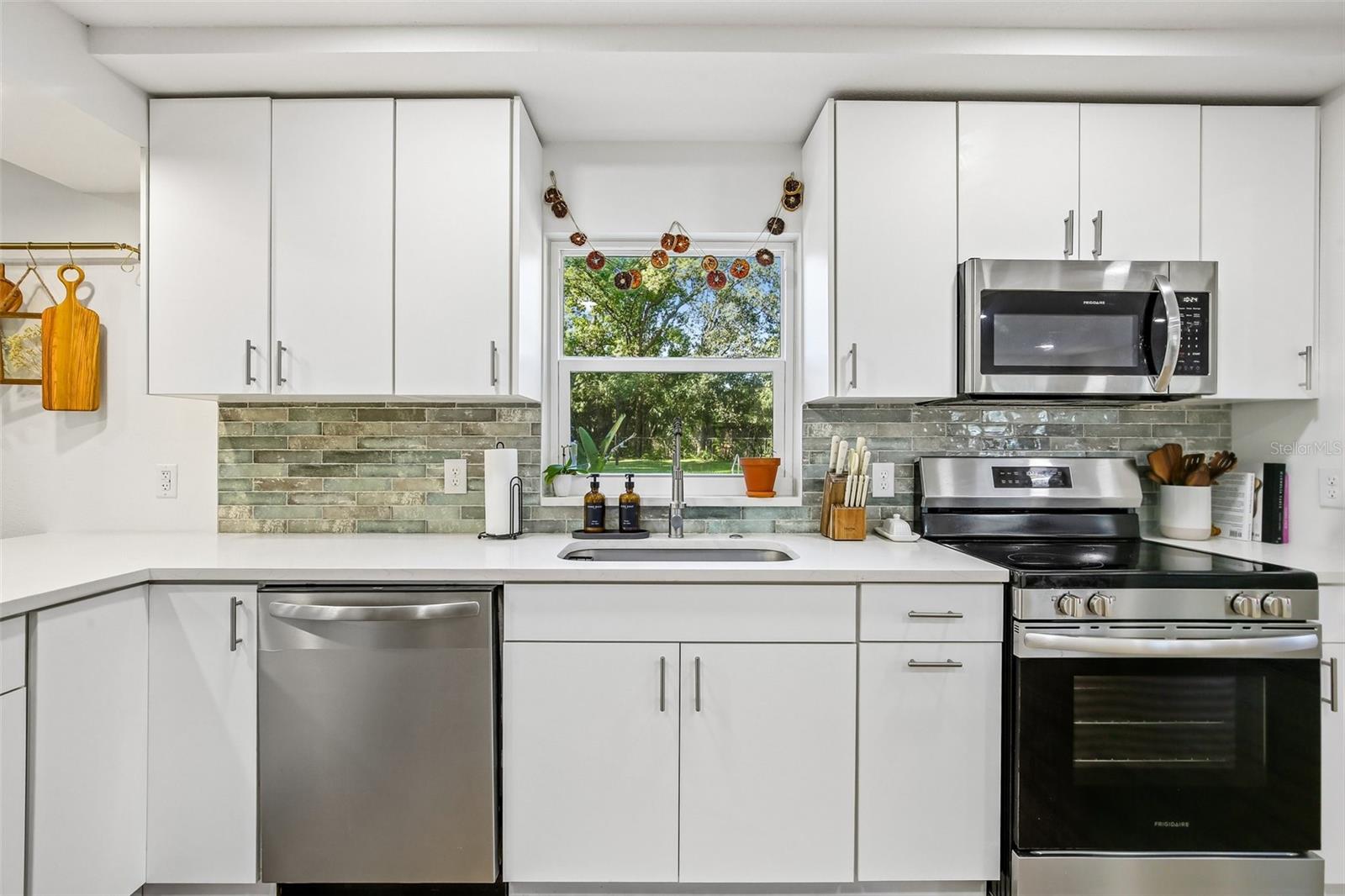 18410 STERLING SILVER CIR — photo 17