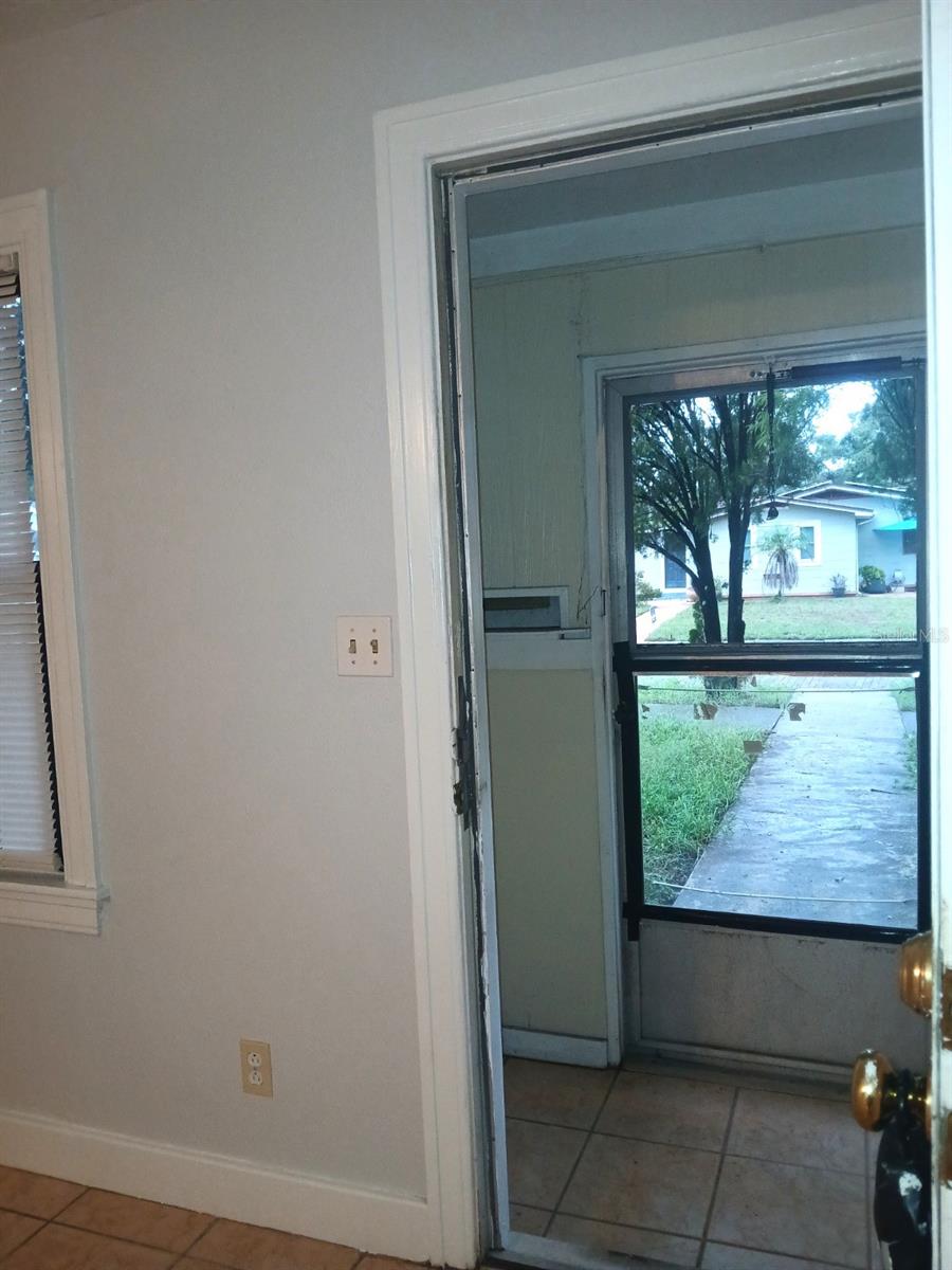 4262 3RD AVE N — photo 3