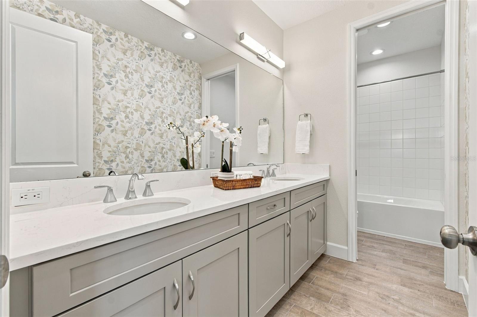 7006 TALAMORE DR — photo 55