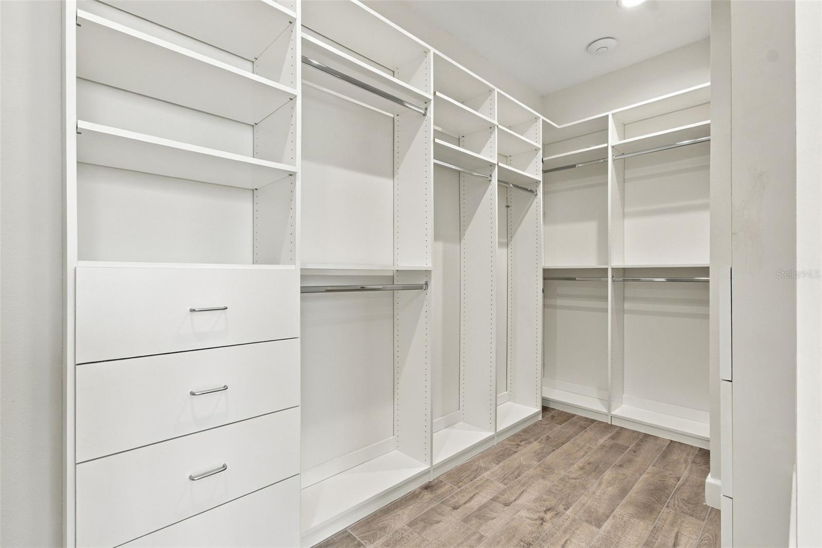 7006 TALAMORE DR — photo 37
