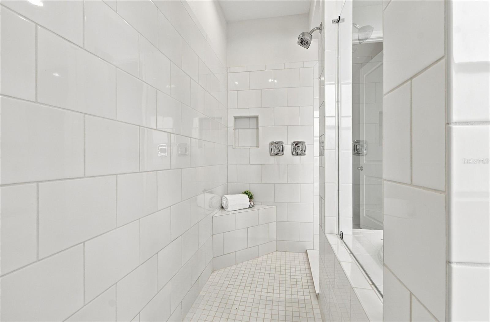 7006 TALAMORE DR — photo 36