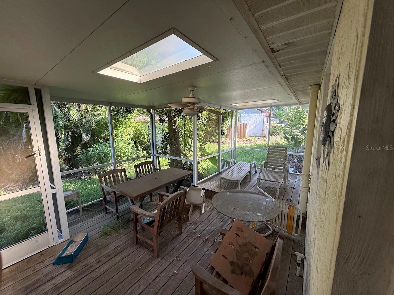 965 PALMETTO DR — photo 9