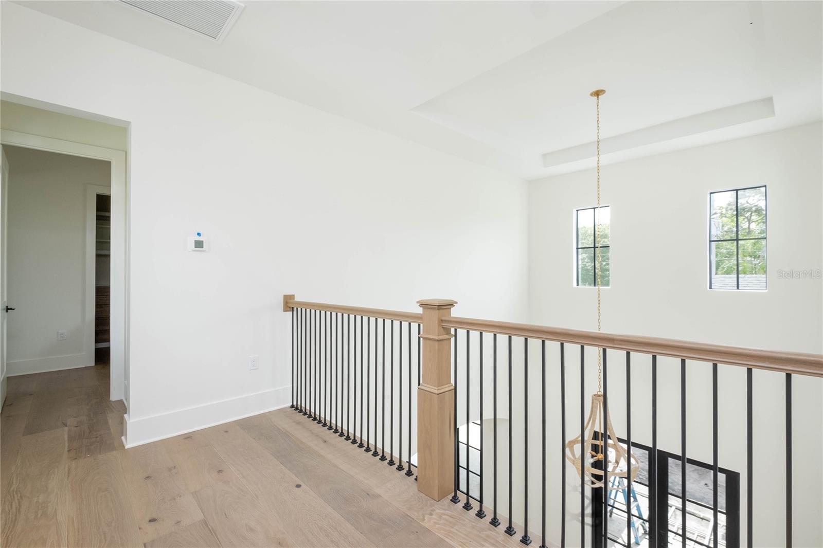 805 W INDIANA AVE — photo 30