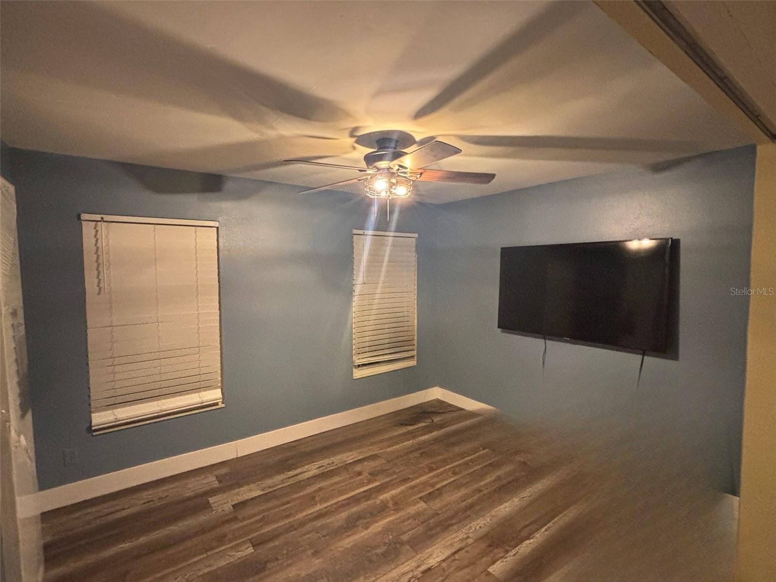 3090 PHOENIX AVE — photo 13