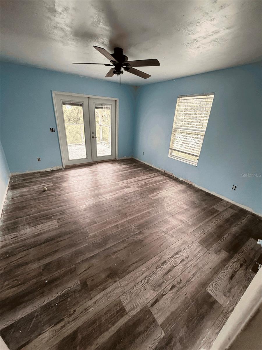 3090 PHOENIX AVE — photo 17