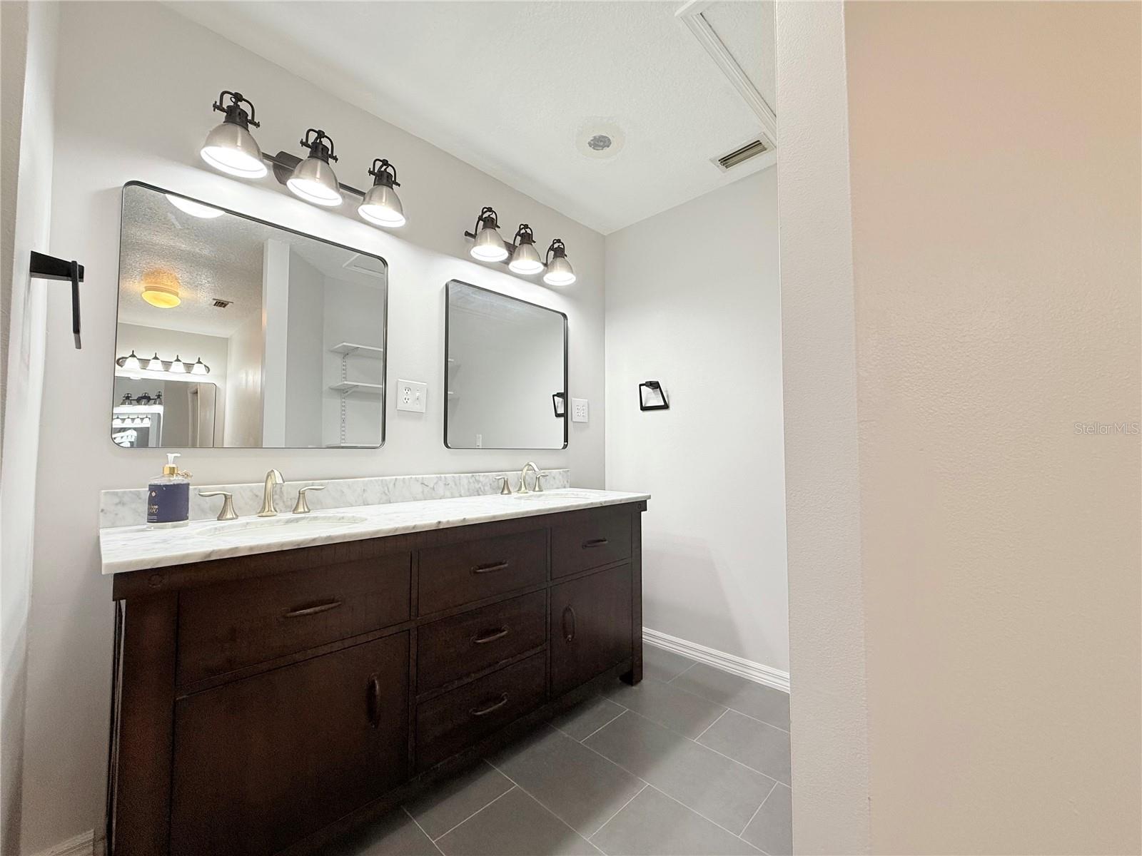 8750 TEACHER LN — photo 30