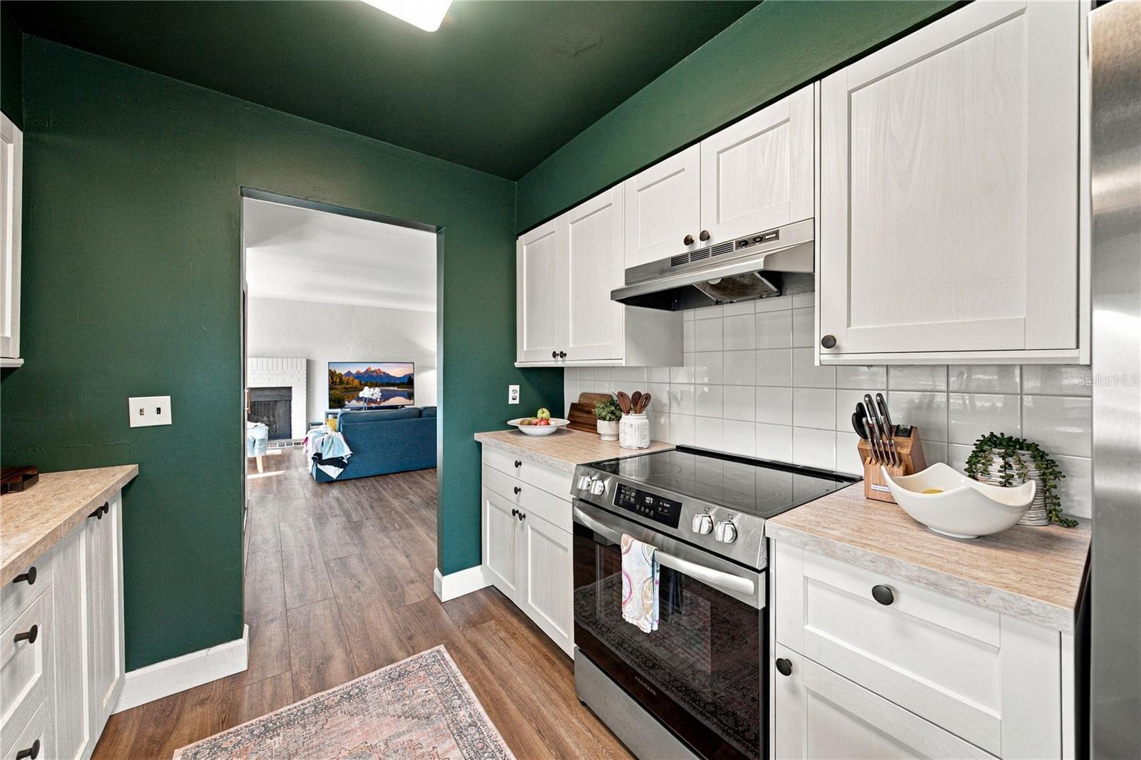 4106 PINELAKE LN #101 — photo 24