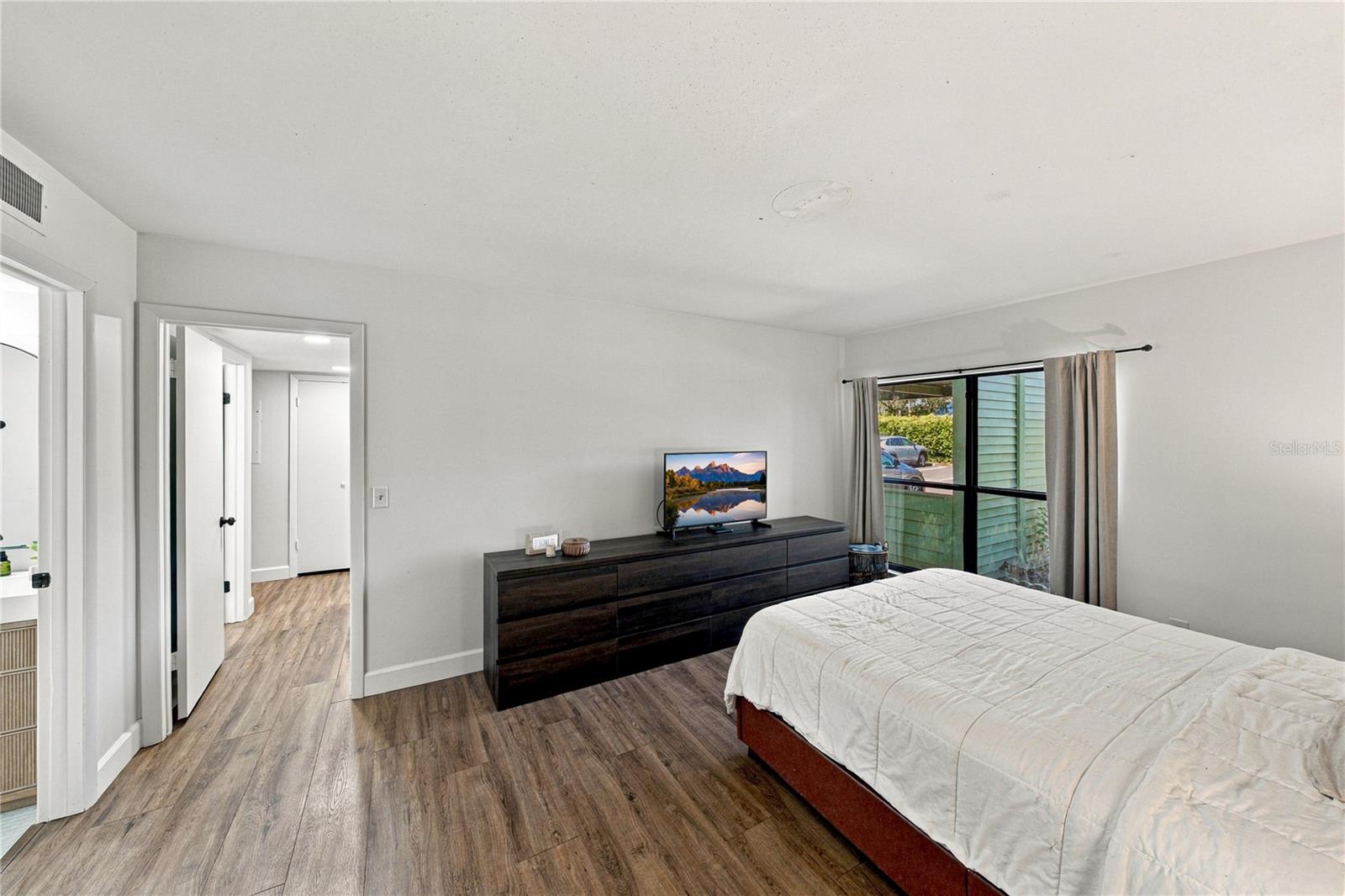 4106 PINELAKE LN #101 — photo 33