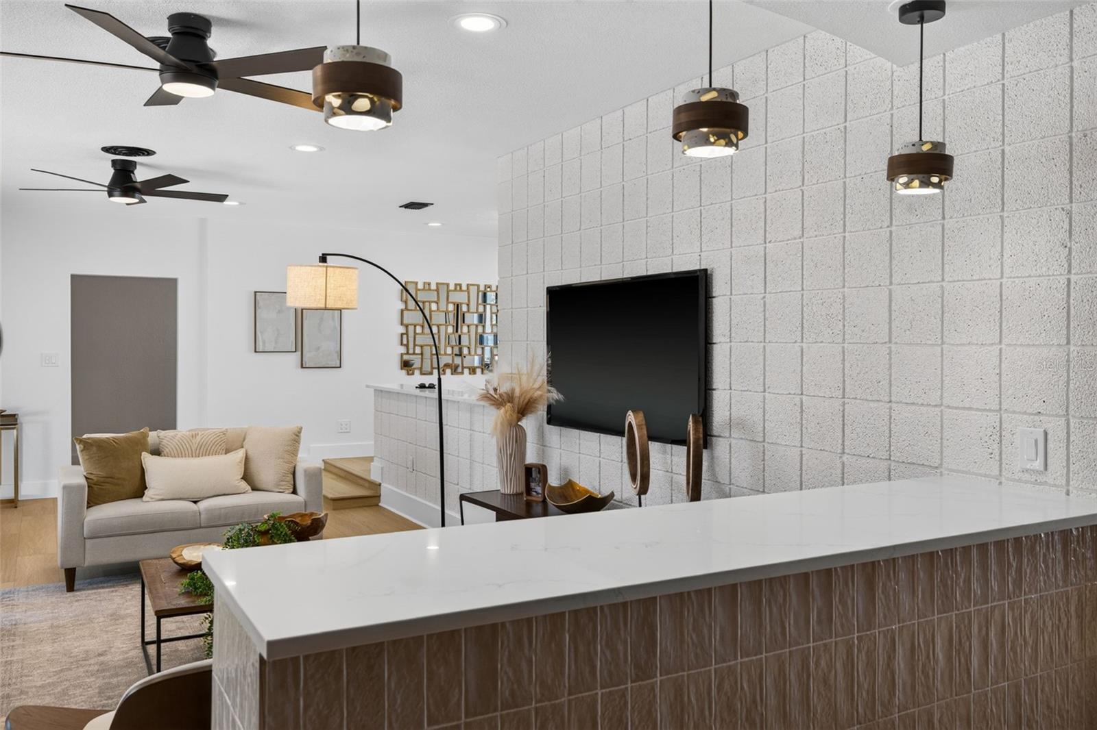 2015 DOLPHIN BLVD S — photo 15