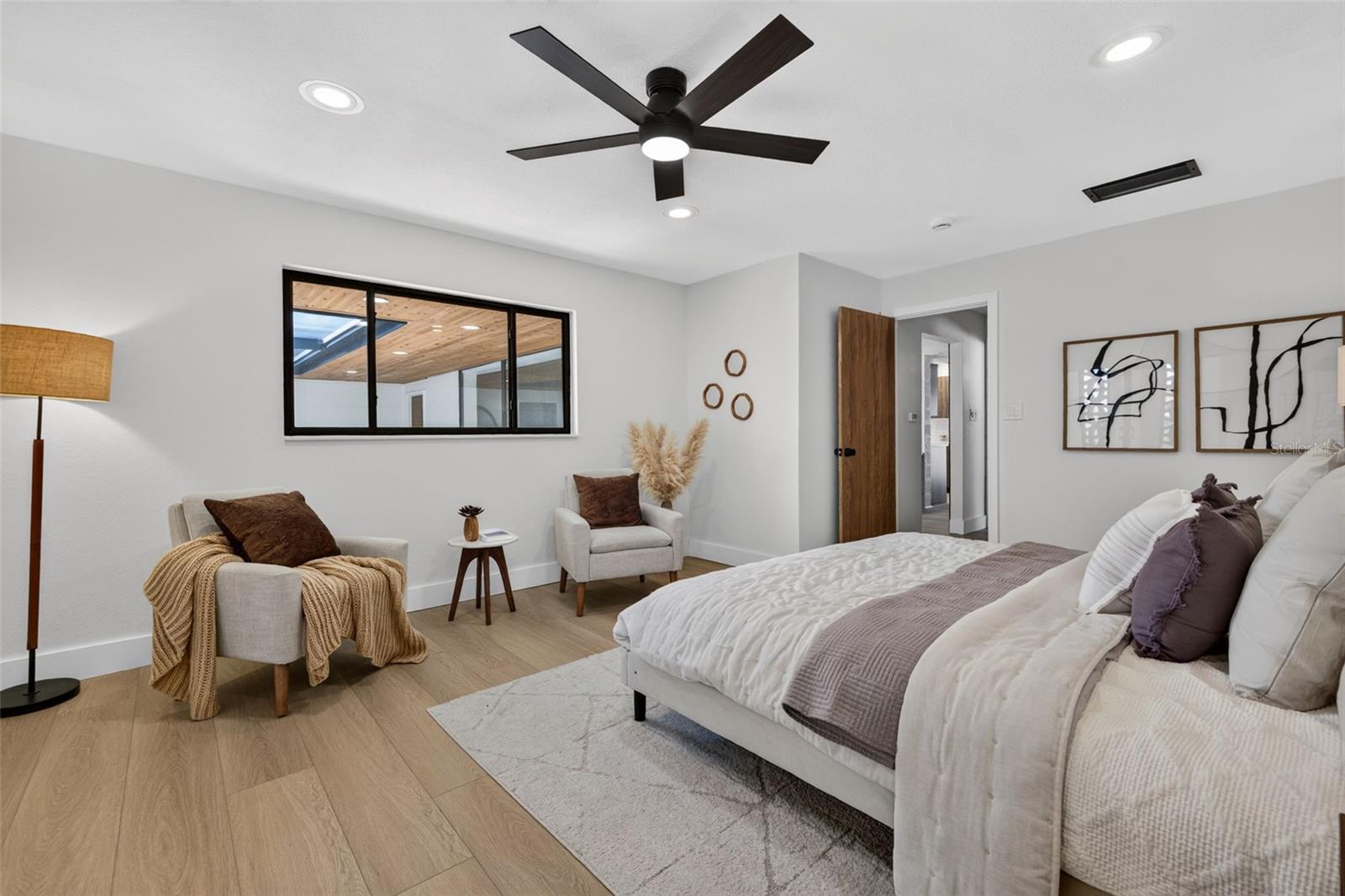 2015 DOLPHIN BLVD S — photo 31