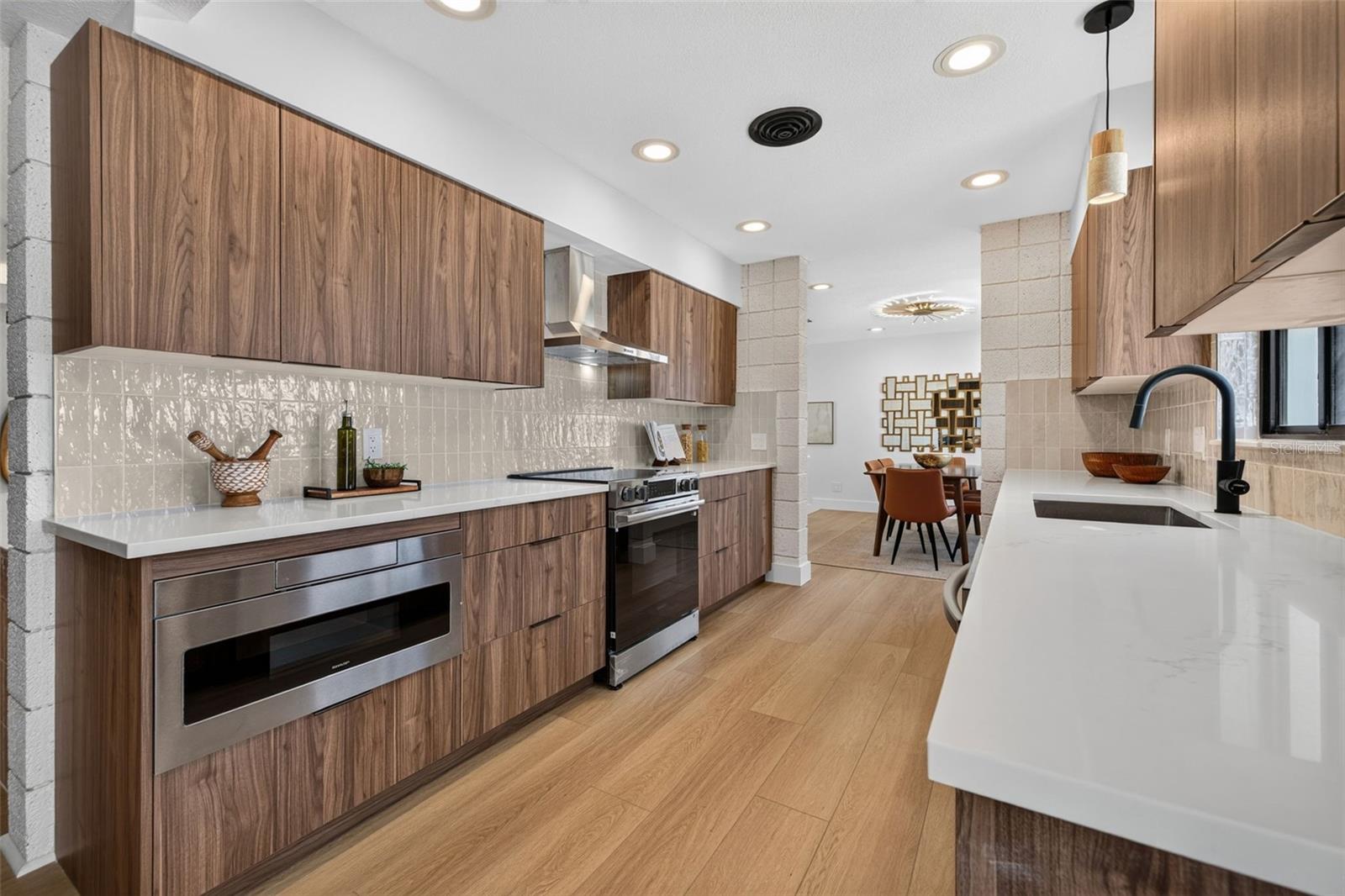 2015 DOLPHIN BLVD S — photo 23