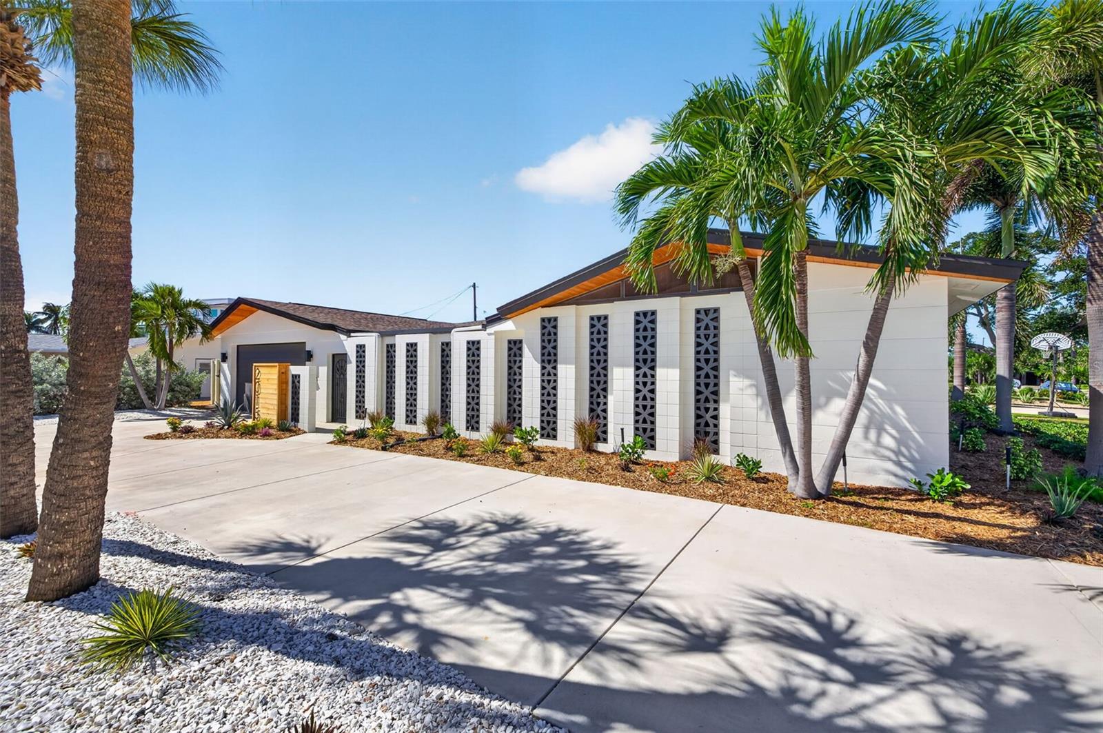 2015 DOLPHIN BLVD S — photo 56