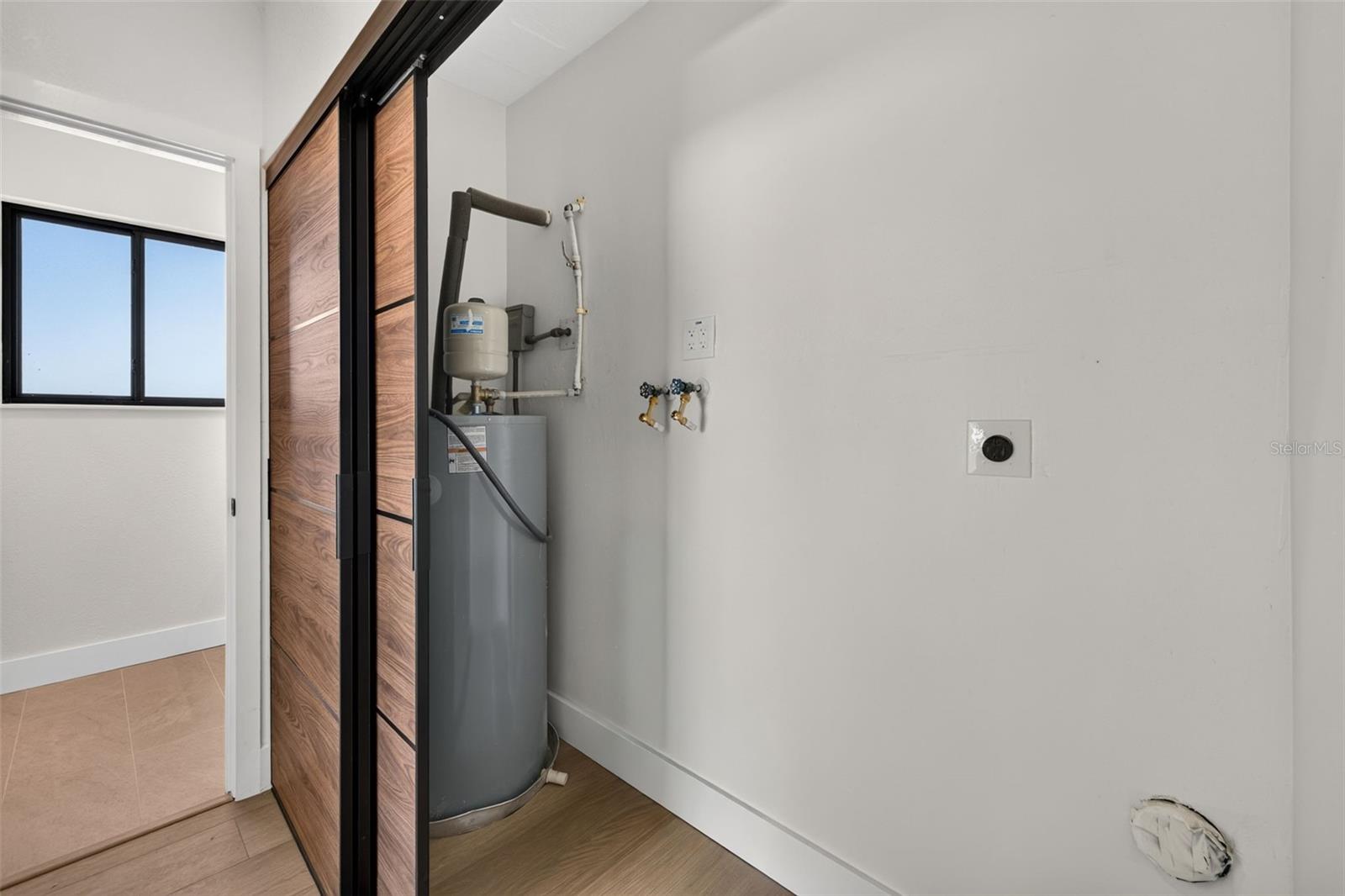 2015 DOLPHIN BLVD S — photo 41