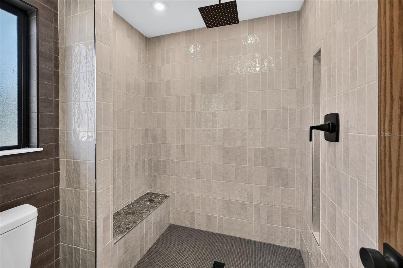 2015 DOLPHIN BLVD S — photo 34