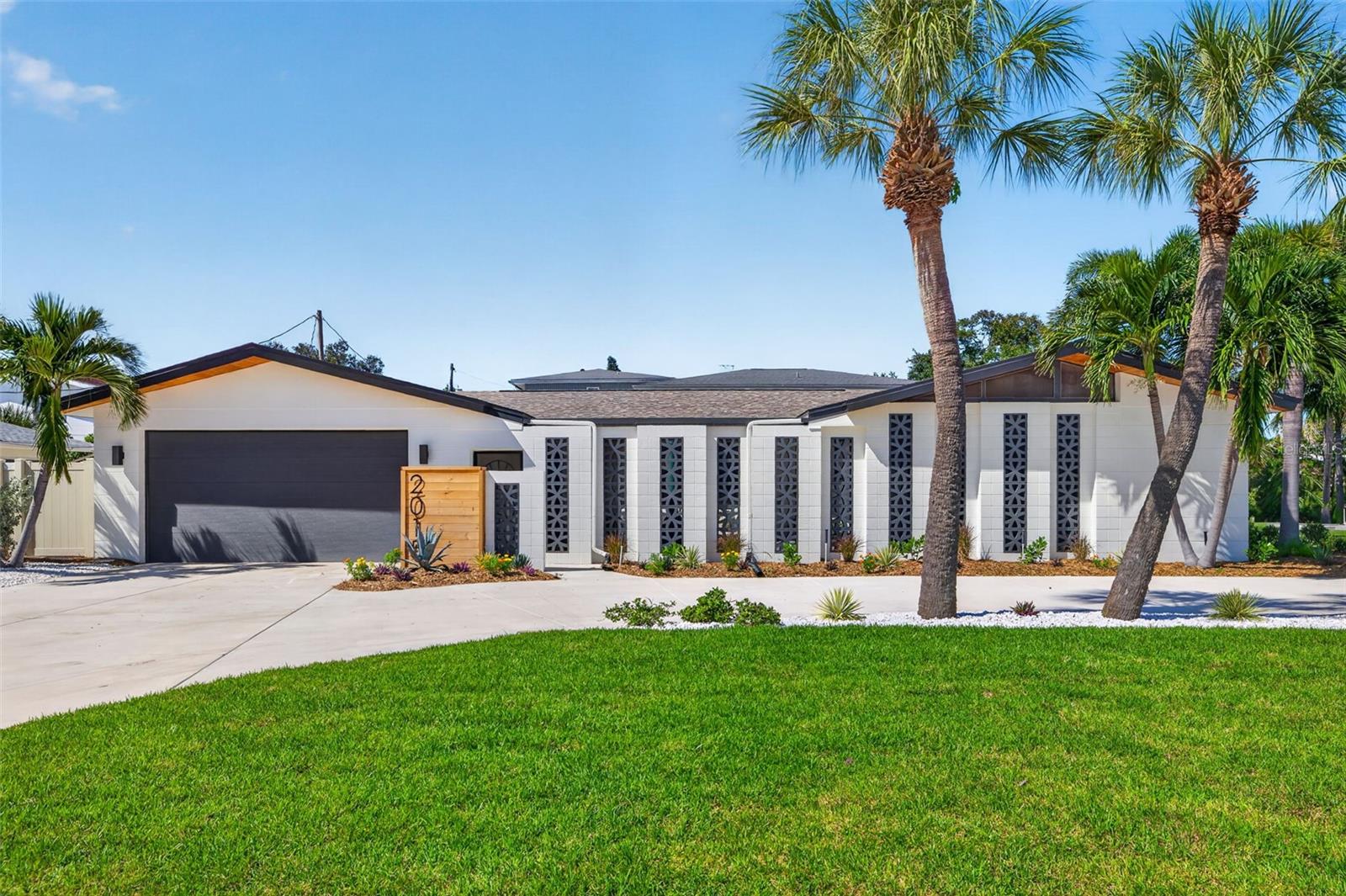 2015 DOLPHIN BLVD S — photo 58