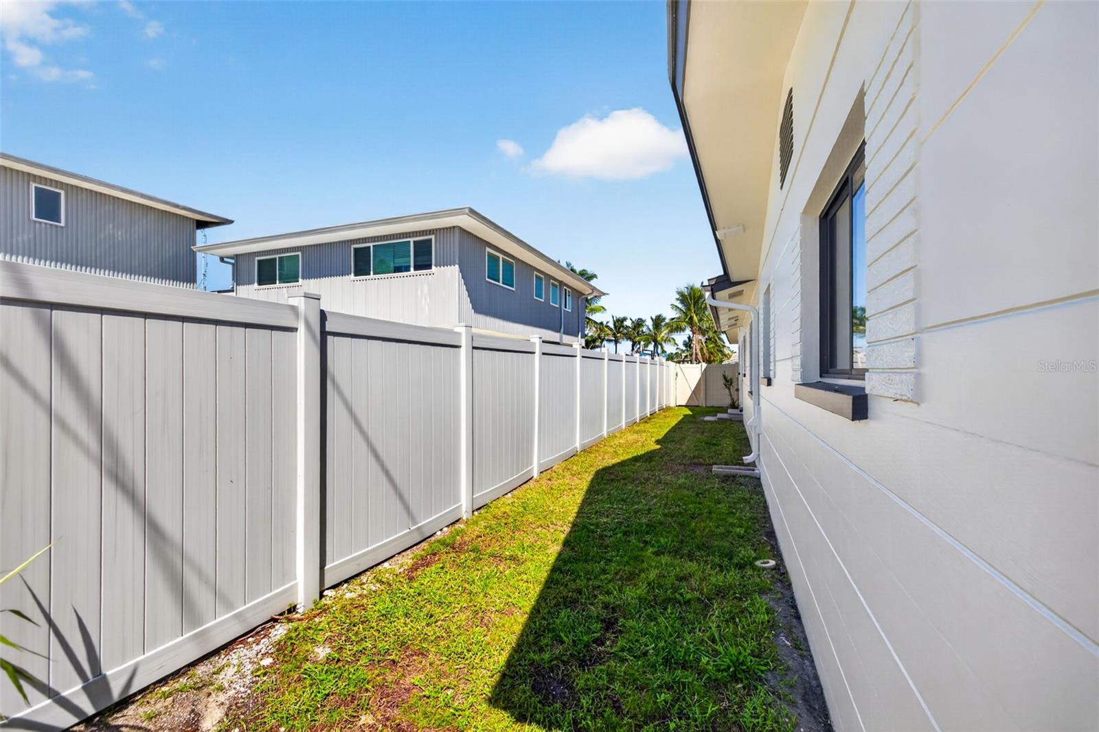 2015 DOLPHIN BLVD S — photo 44