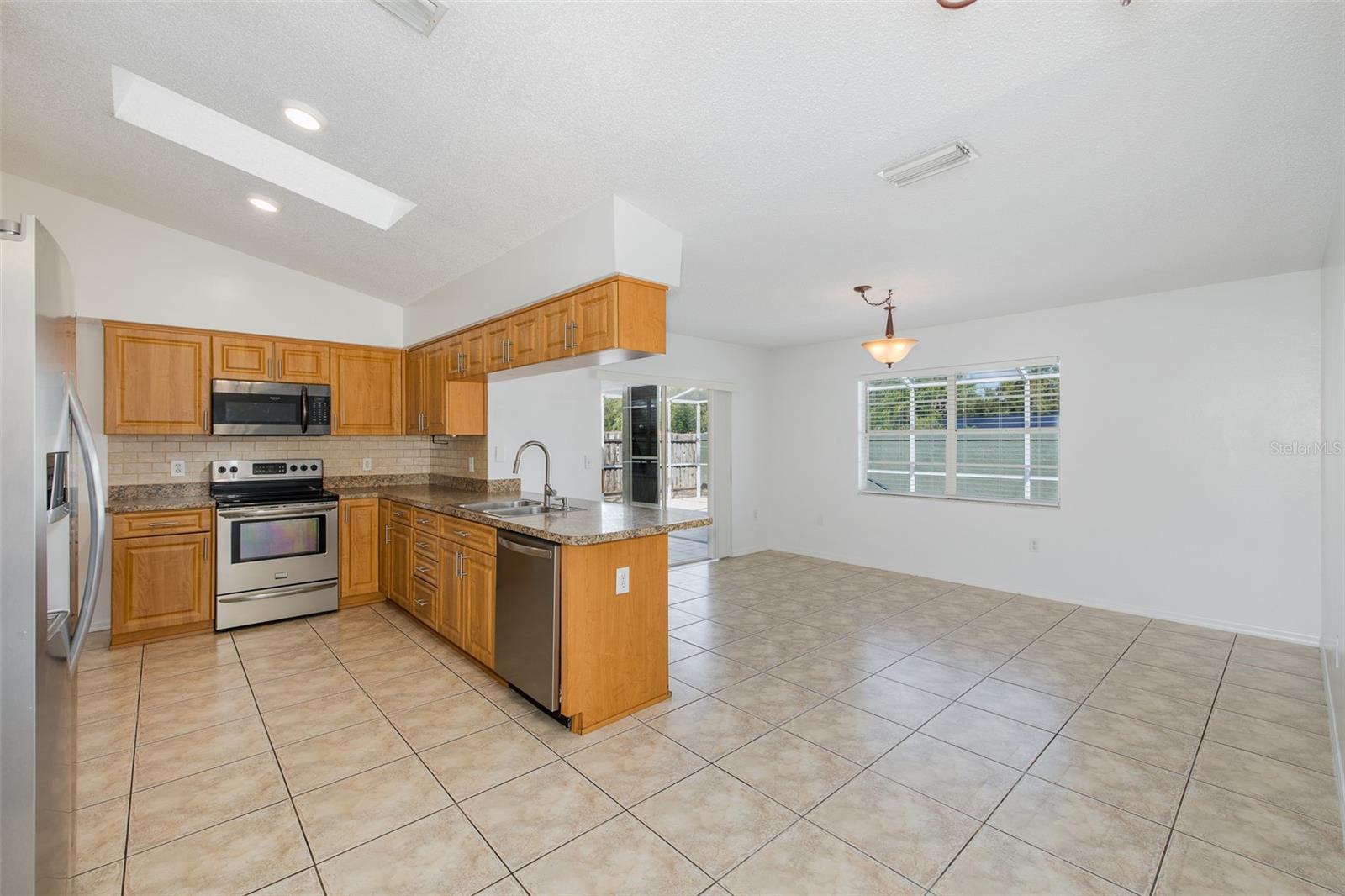 8231 MATTHEW DR — photo 12