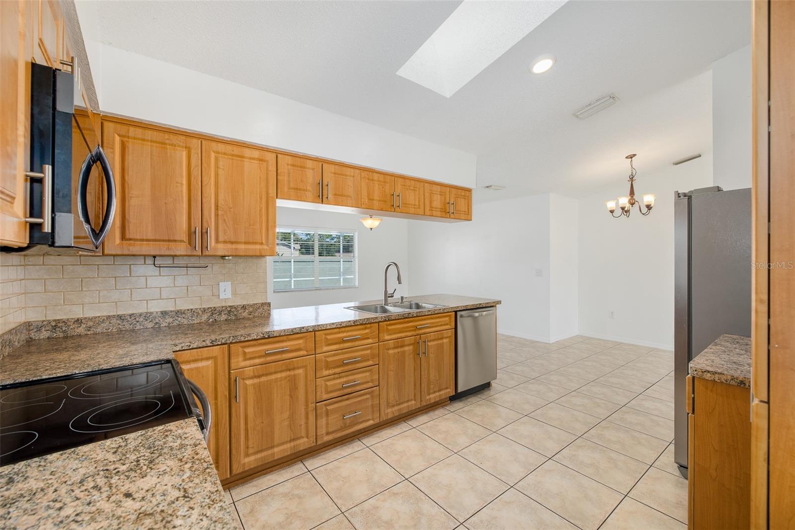 8231 MATTHEW DR — photo 14