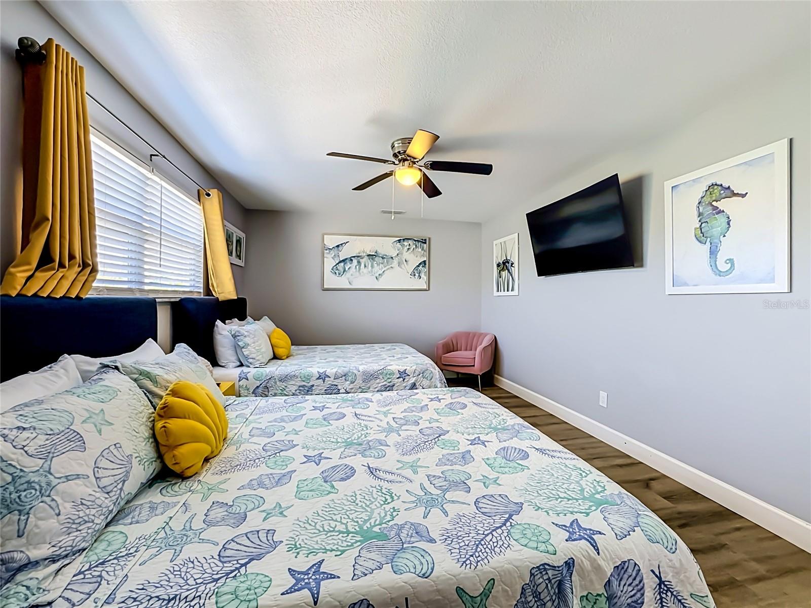 354 MONTGOMERY AVE — photo 38