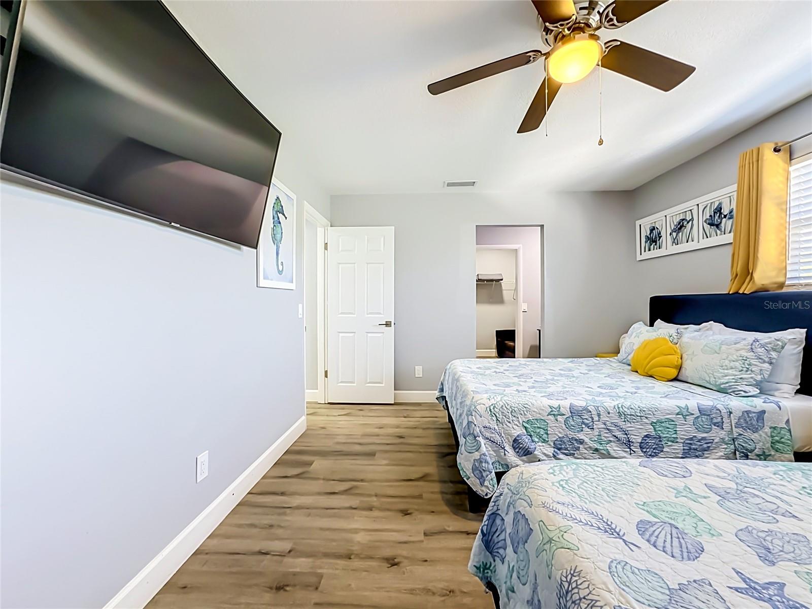 354 MONTGOMERY AVE — photo 41