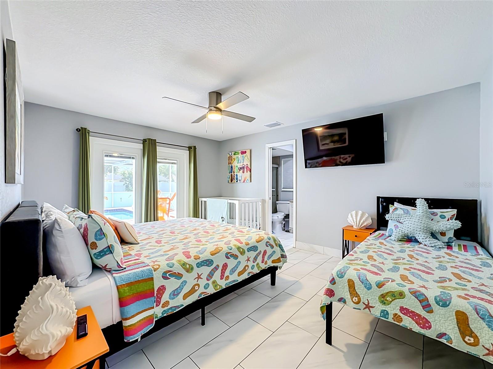 354 MONTGOMERY AVE — photo 46