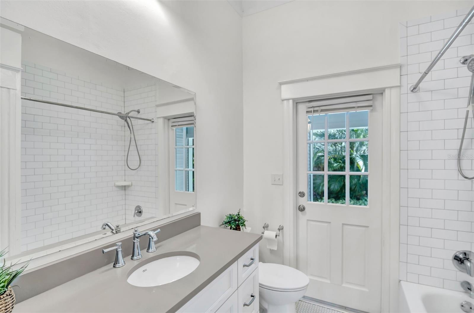 1918 W DEKLE AVE — photo 39
