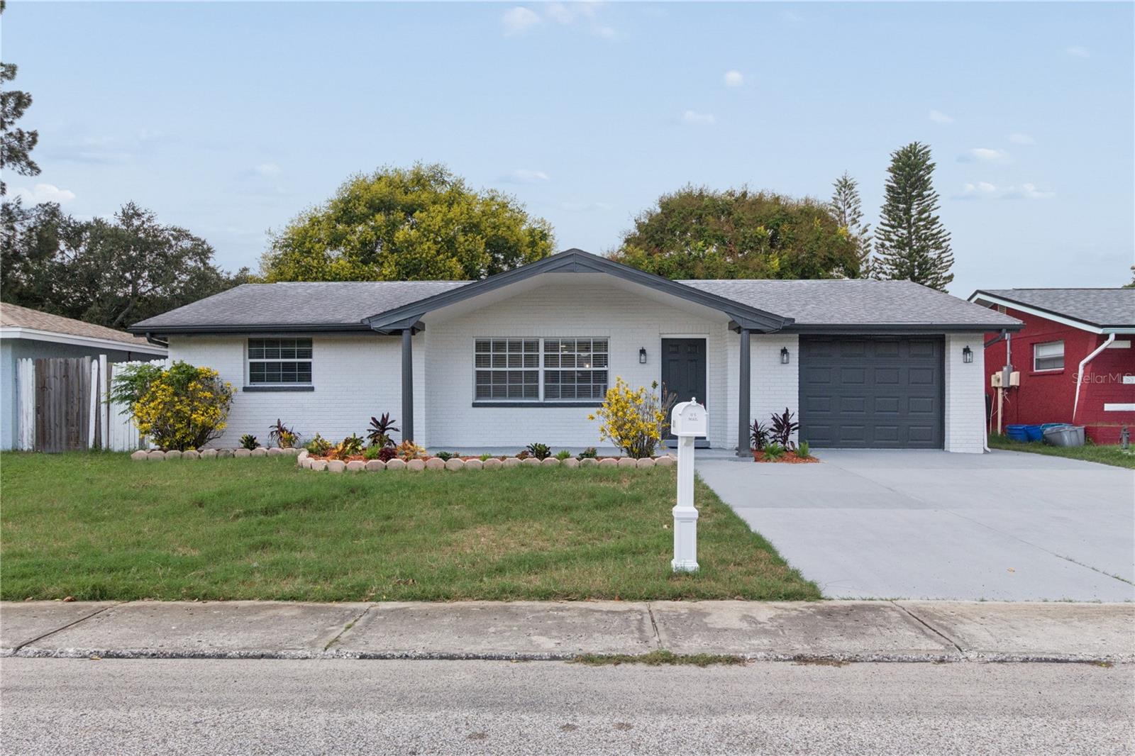 8811 LIDO LN — photo 3