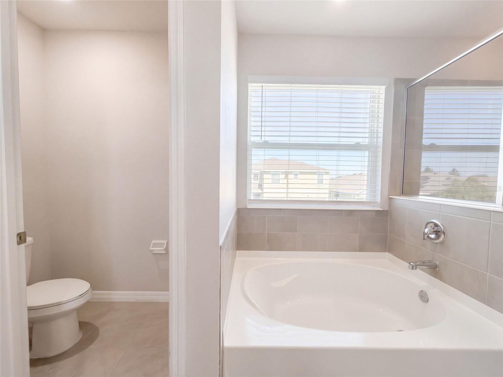 585 BARRIER REEF ST — photo 56
