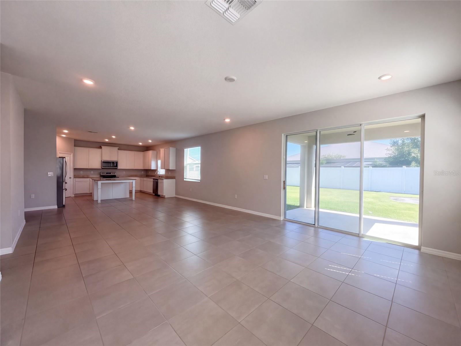 585 BARRIER REEF ST — photo 17