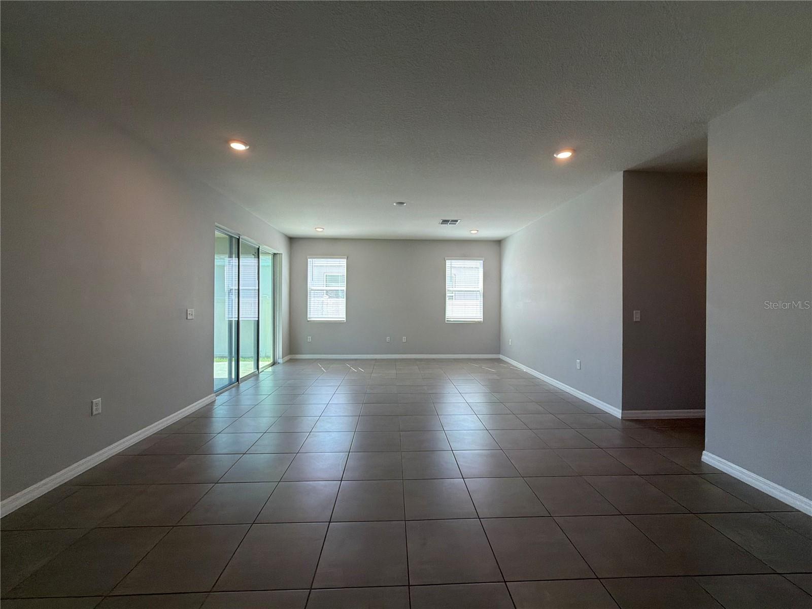 585 BARRIER REEF ST — photo 15