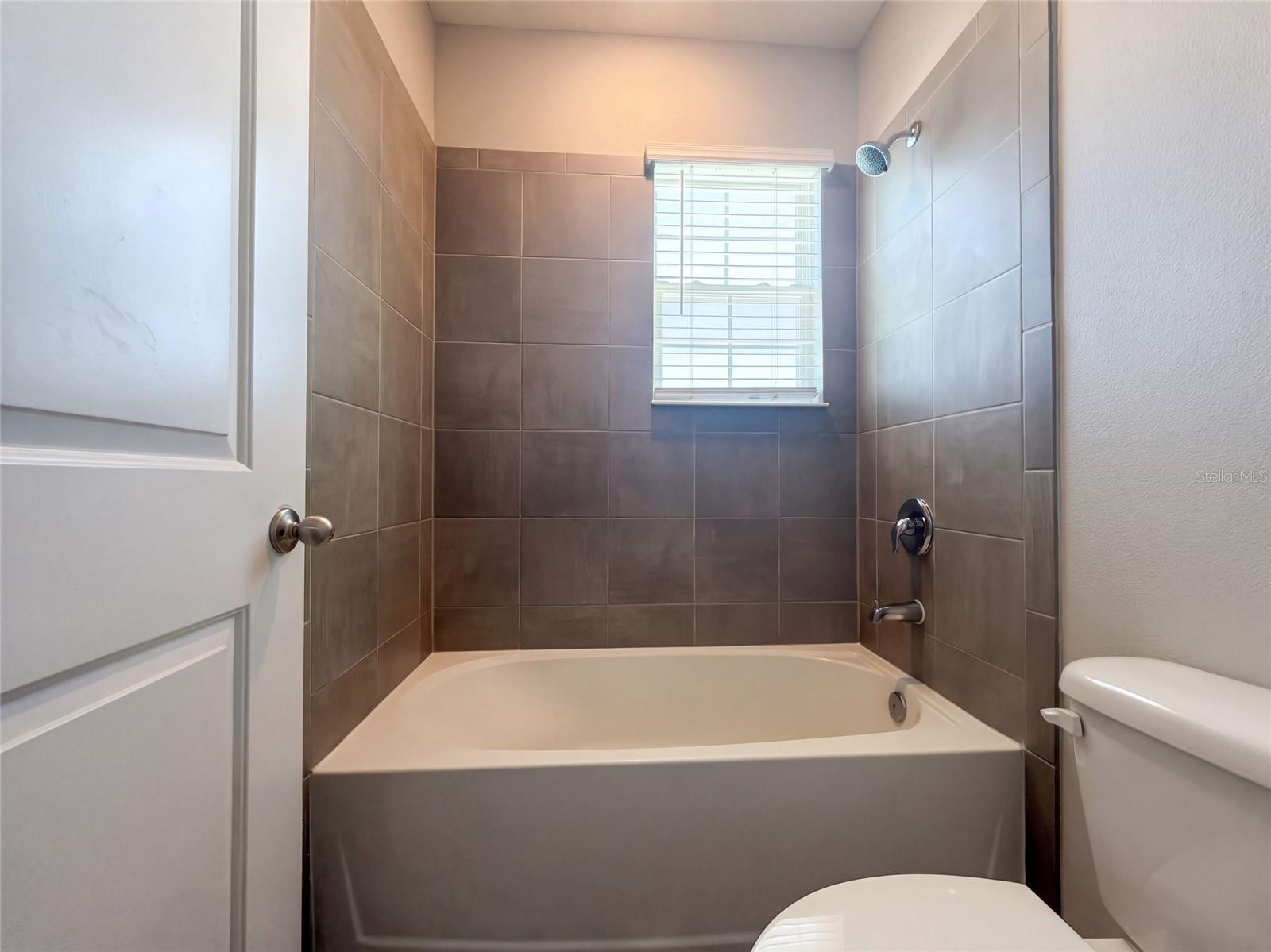 585 BARRIER REEF ST — photo 43