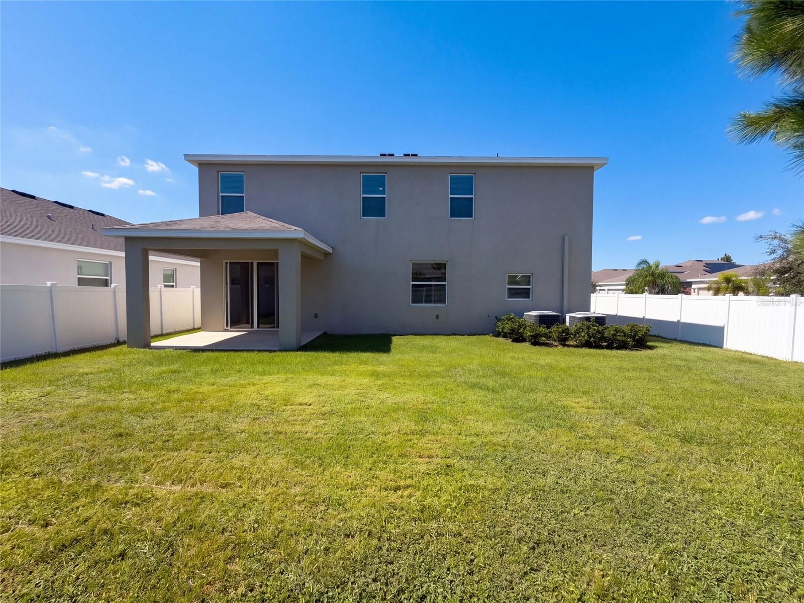 585 BARRIER REEF ST — photo 32