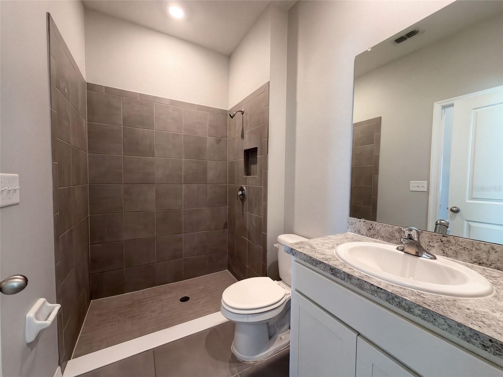 585 BARRIER REEF ST — photo 34