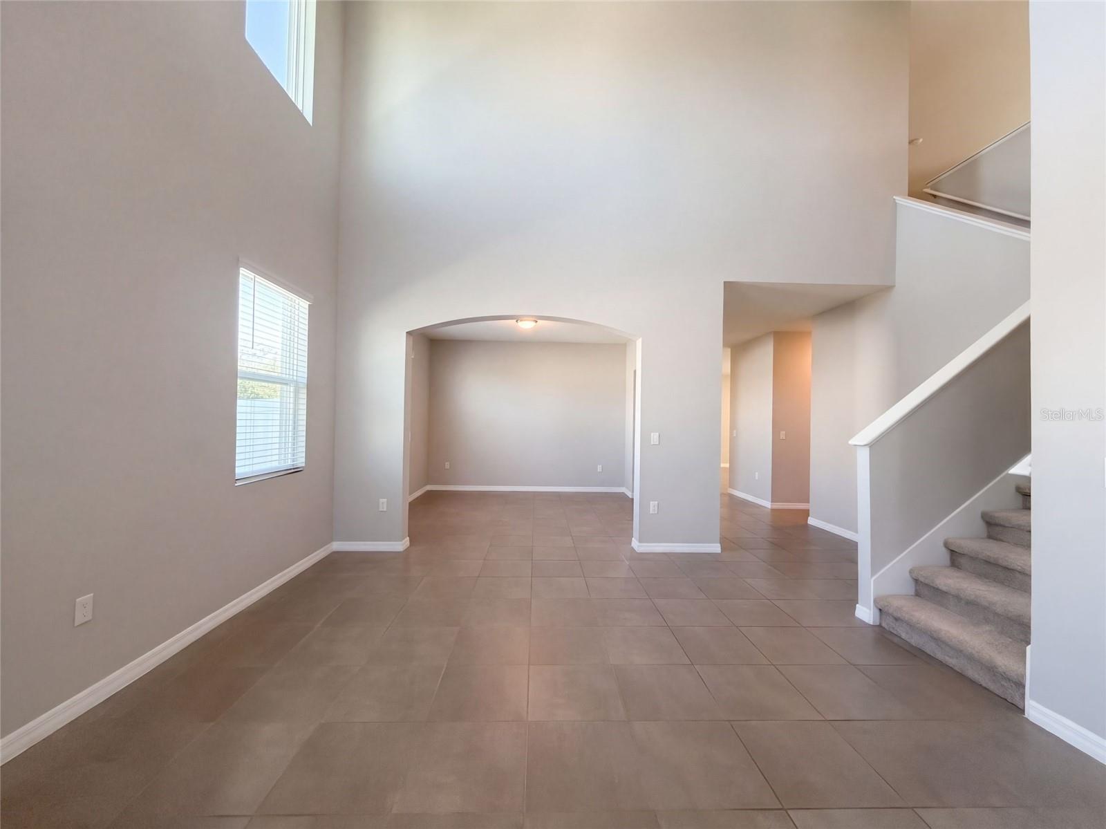 585 BARRIER REEF ST — photo 3