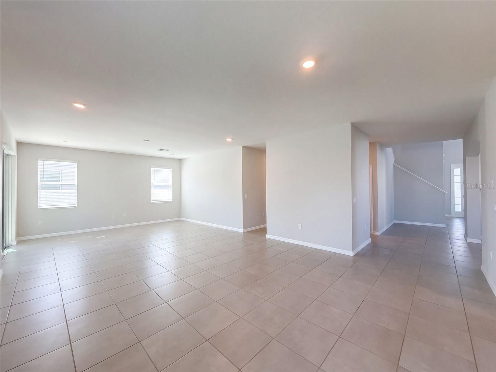 585 BARRIER REEF ST — photo 18