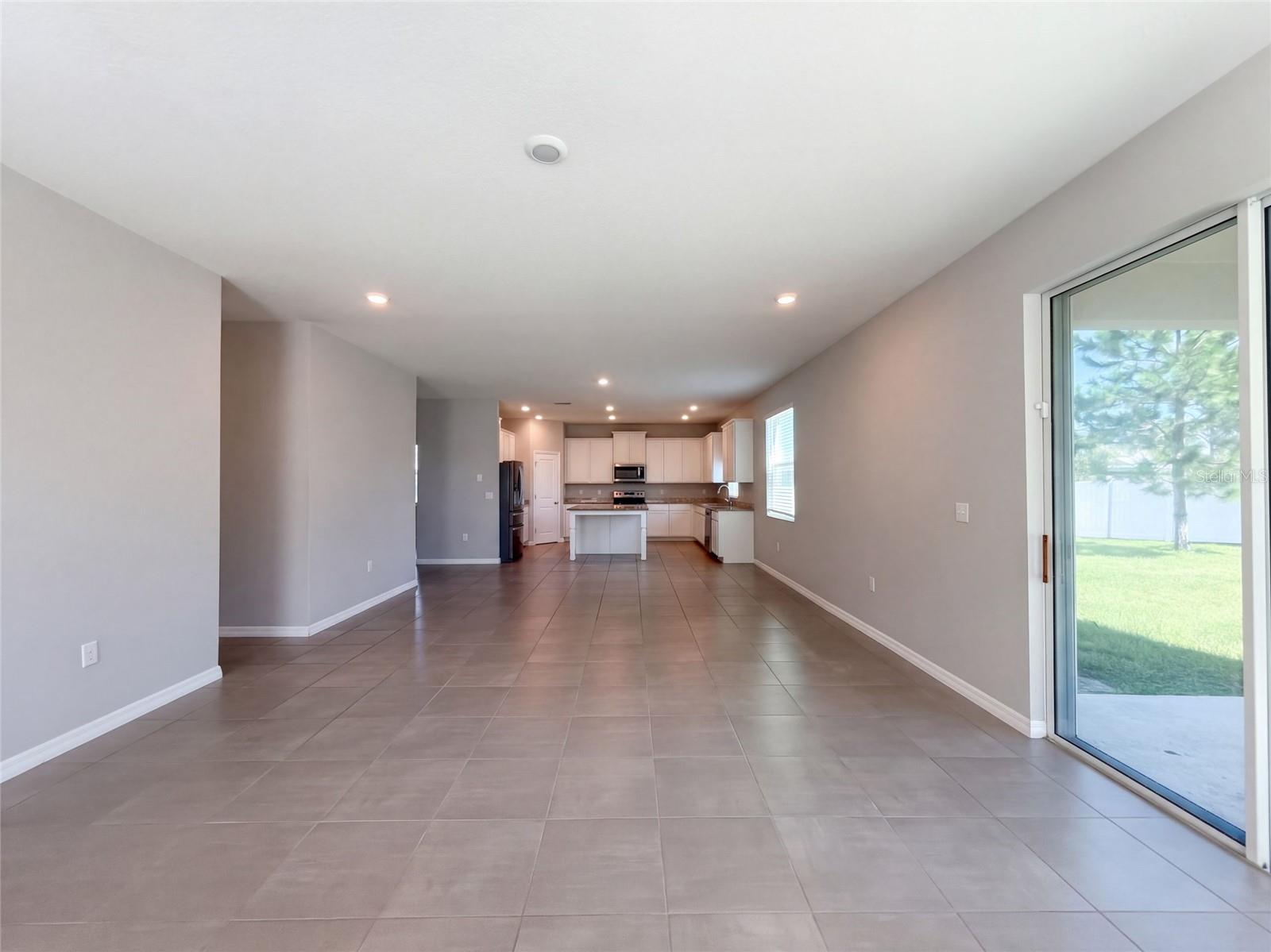585 BARRIER REEF ST — photo 16