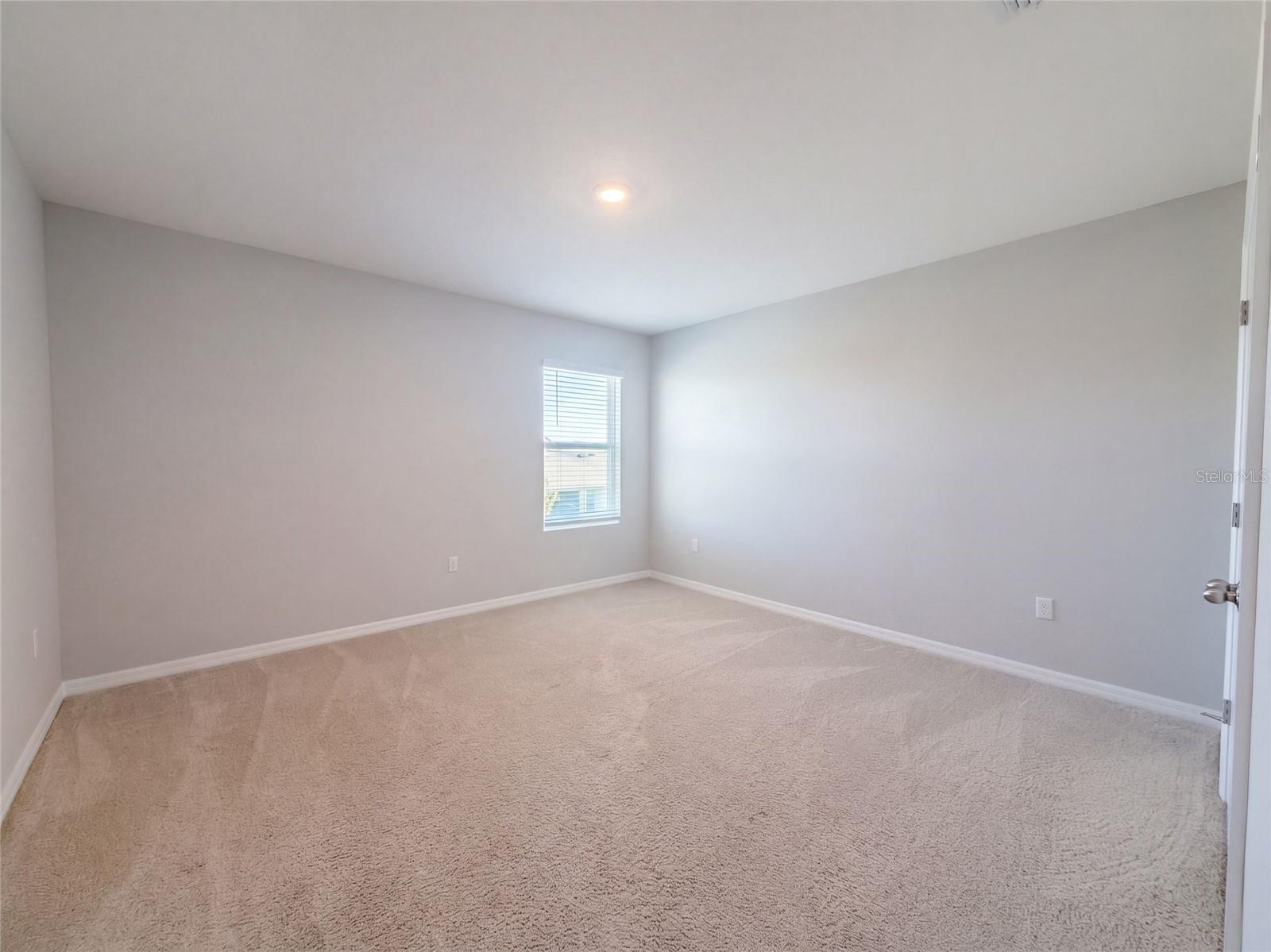 585 BARRIER REEF ST — photo 28