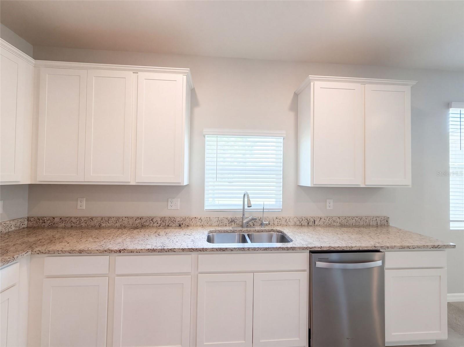 585 BARRIER REEF ST — photo 10