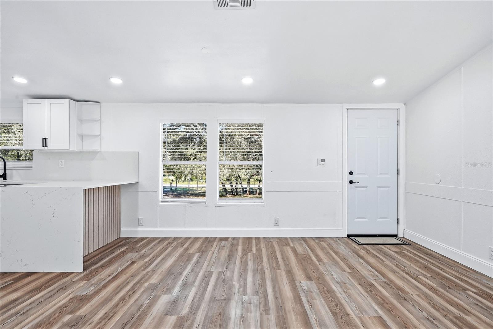 18200 NORMANDEAU ST — photo 17