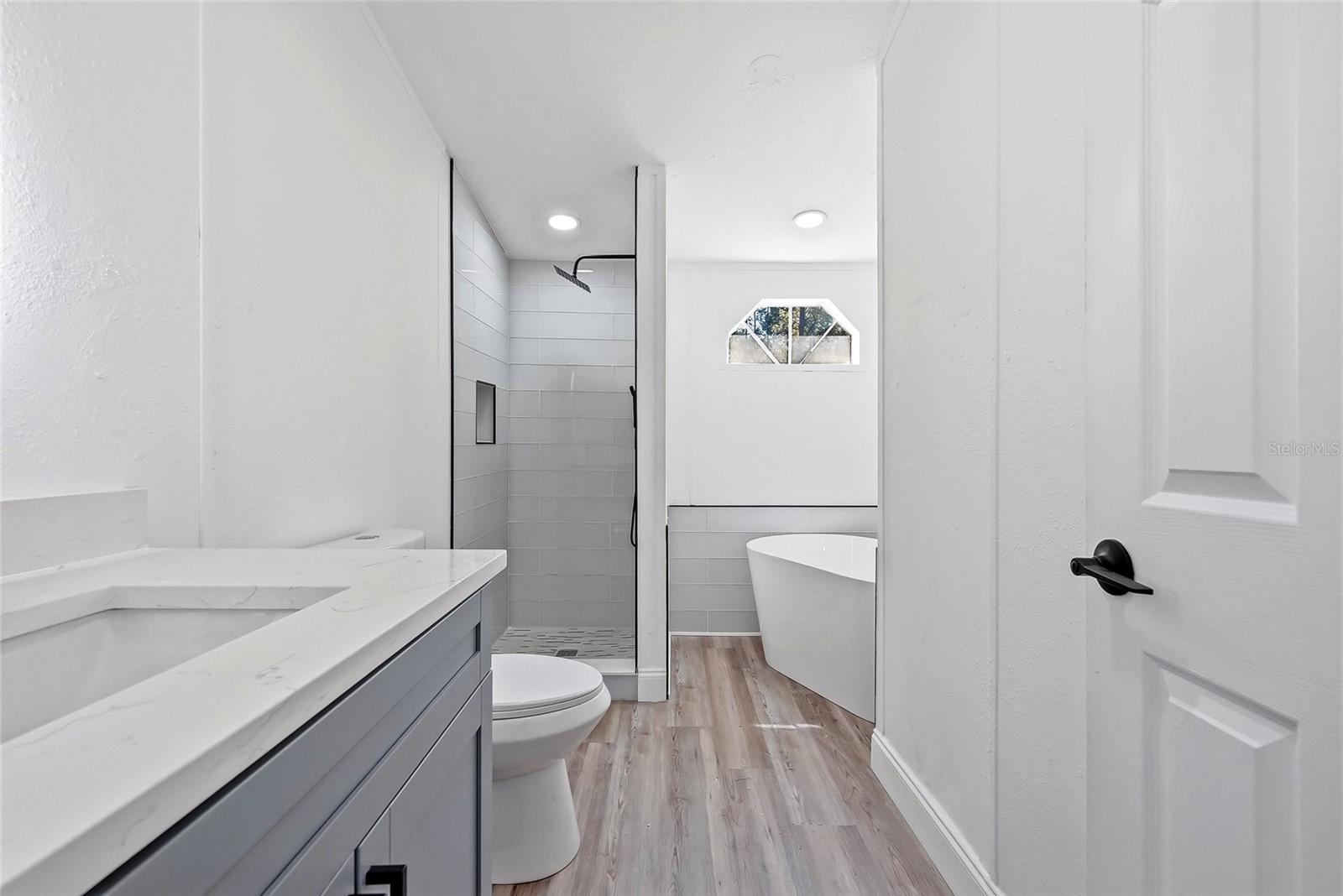 18200 NORMANDEAU ST — photo 29