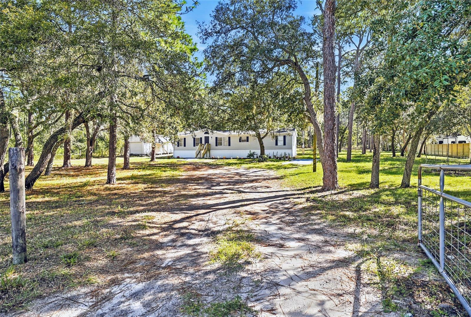 18200 NORMANDEAU ST — photo 44