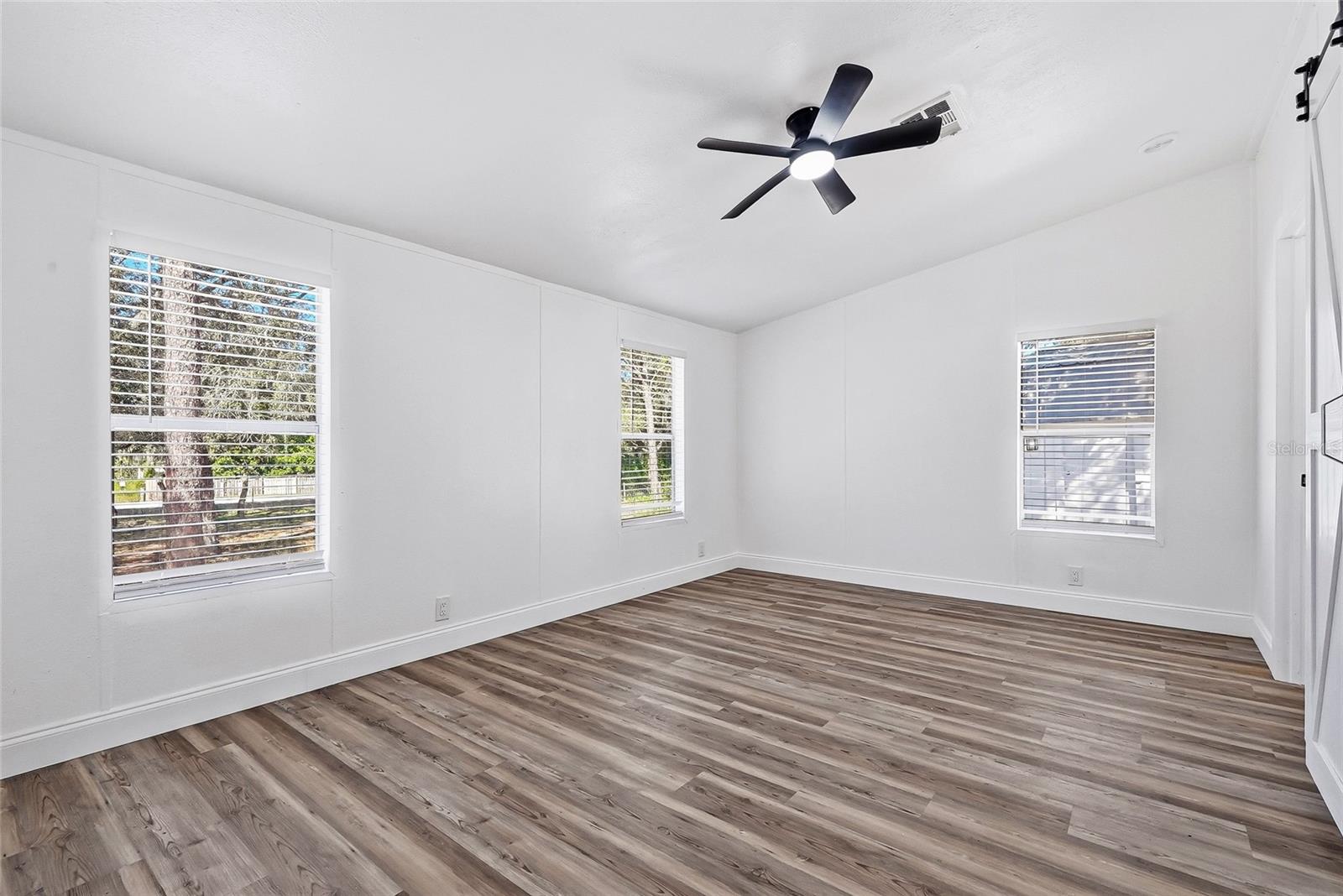 18200 NORMANDEAU ST — photo 26