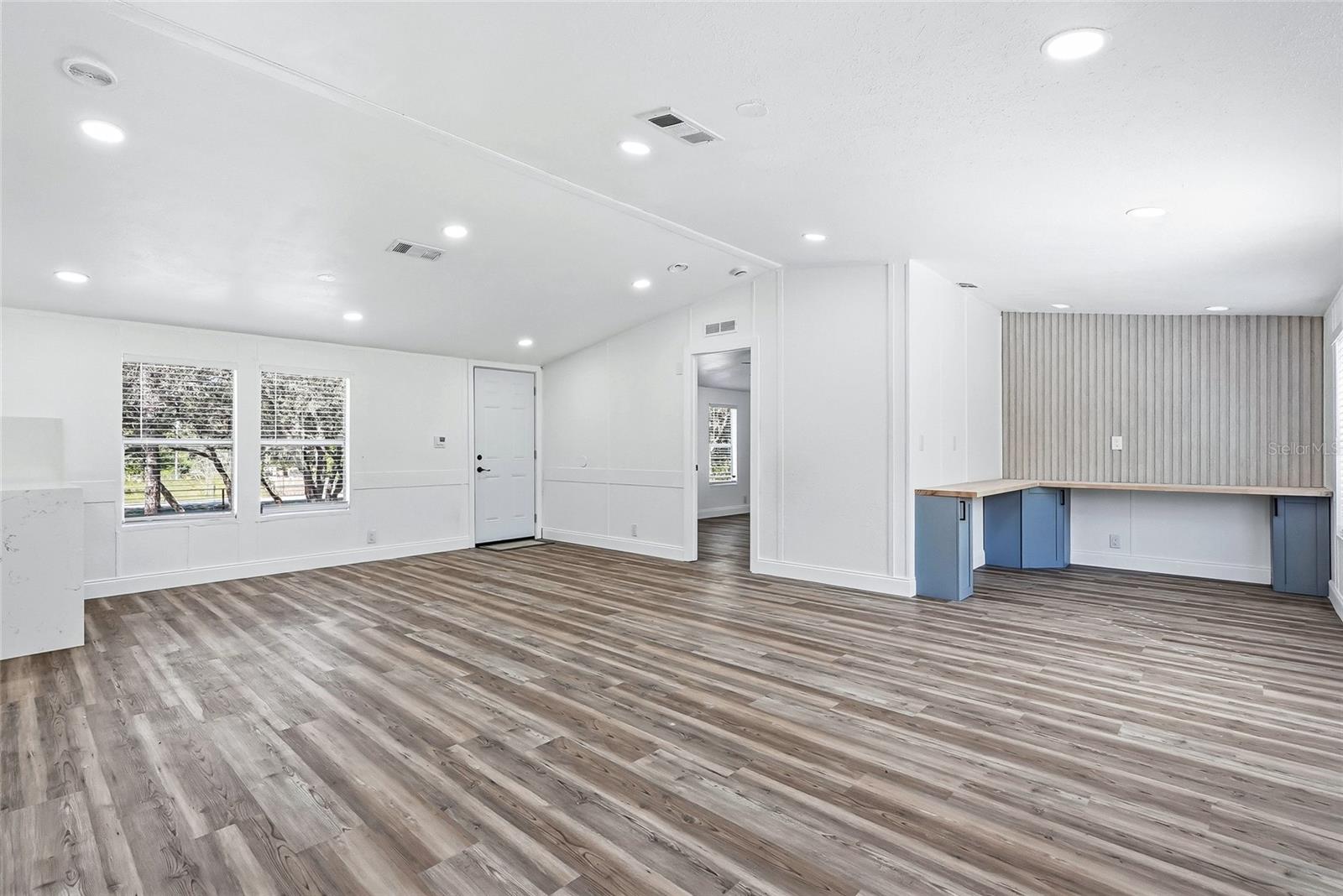18200 NORMANDEAU ST — photo 12