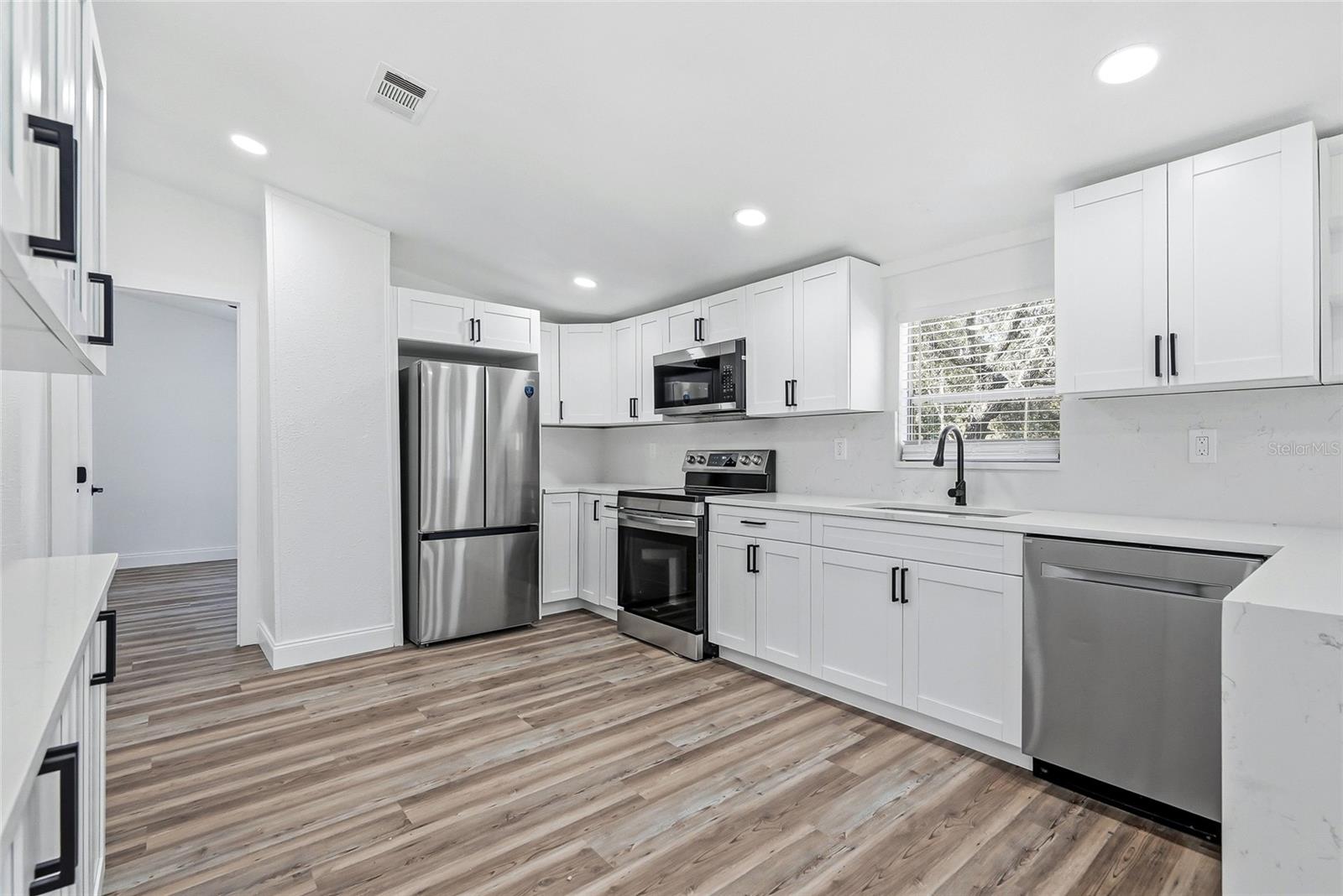 18200 NORMANDEAU ST — photo 20