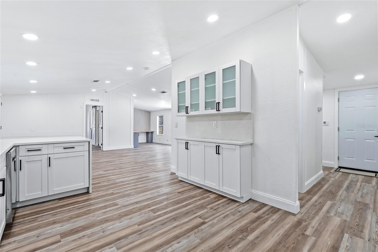 18200 NORMANDEAU ST — photo 22